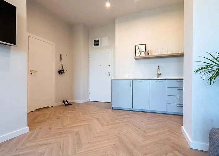 Bulwar Staromiejski, Old Town, Free Parking, * Wroclaw