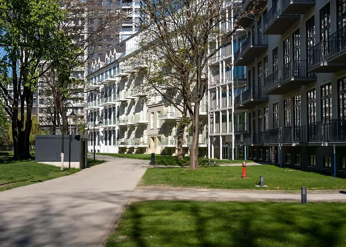 Bulwar Staromiejski, Old Town, Free Parking, * Wroclaw