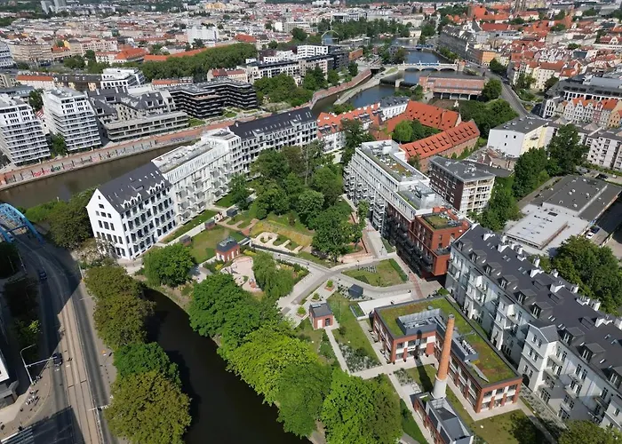 Bulwar Staromiejski, Old Town, Free Parking, * Wroclaw