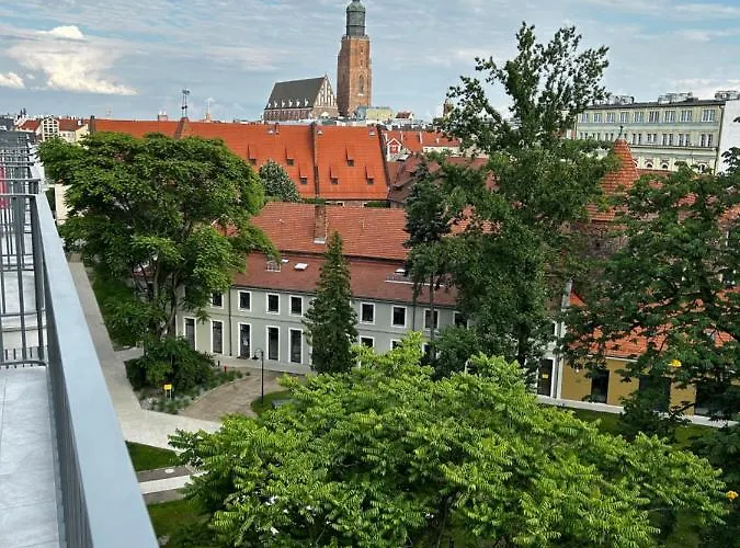 Bulwar Staromiejski, Old Town, Free Parking, * Wroclaw